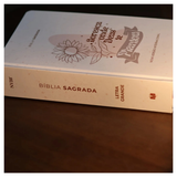 Bíblia Sagrada Floresça - NVI - Letra Grande - Capa Dura