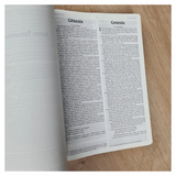 Bíblia Sagrada Bilíngue - Português E Inglês - NVI - Letra Normal - Capa Luxo Marrom