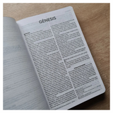 Bíblia Jesus Copy Sticker - NVI - Capa Dura Preta (acompanha autocolantes)