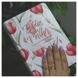 A Bíblia Da Mulher - Portátil - NAA - Capa Tulipa Vermelha
