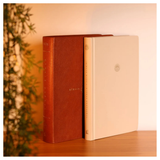 Bíblia Diária Marrom - NVI - Leitura Perfeita - Couro Soft (Kit com caderno)